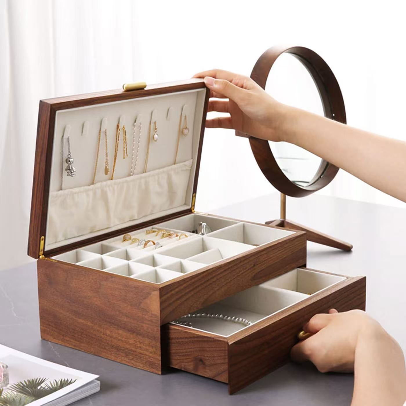 Black Walnut Compartmentalized Jewelry Storage Box Chinese Exquisite Solid Wood Box Gold Earrings Necklace Watch Storage Wooden Box