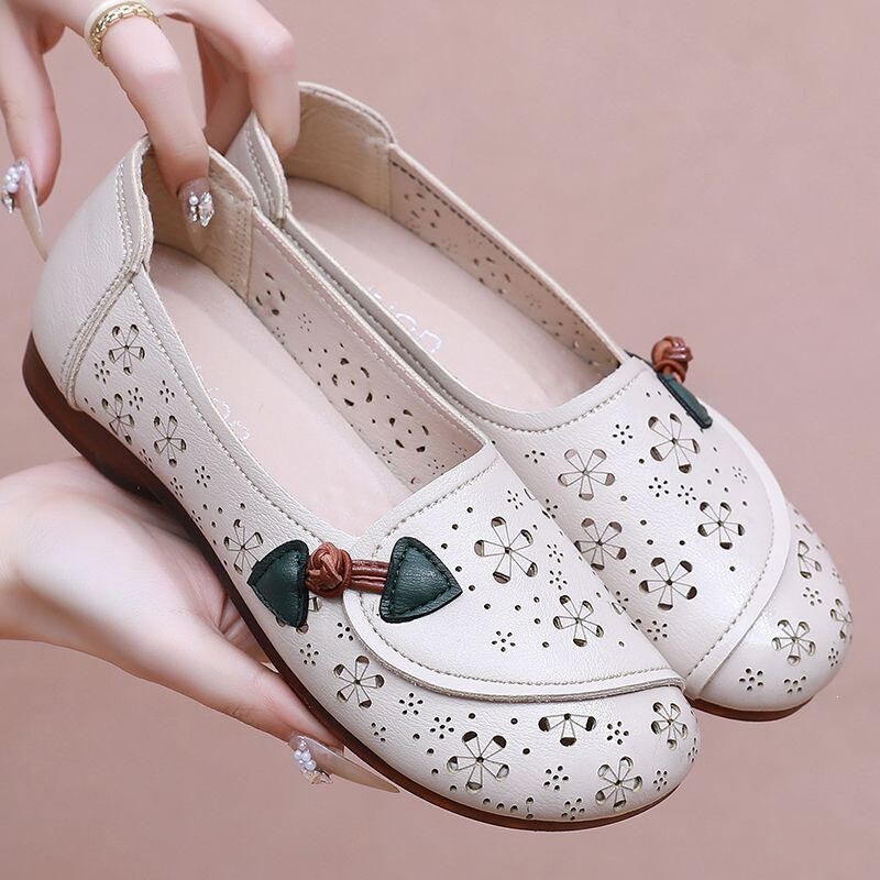 Genuine Leather Mom Shoes, Summer Breathable Sandals for Middle-Aged Women, Hollow-Out Leather Shoes for Middle-Aged and Elderly Women, Non-Slip Soft-Soled Clogs Genuine Leather Mom Shoes, Summer Breathable Sandals for Middle-Aged Women, Hollow-Out Leather Shoes for Middle-Aged and Elderly Women, Non-Slip Soft-Soled Clogs