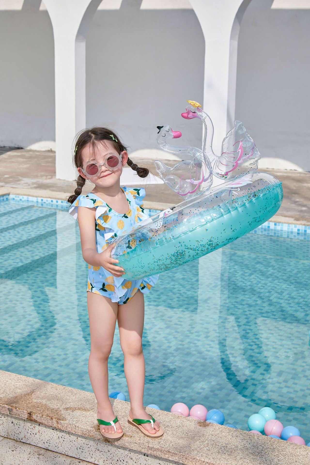 Fashion Sequined Swan Shaped Circle Swim Ring Children's Inflatable Pedestal Ring display picture 5