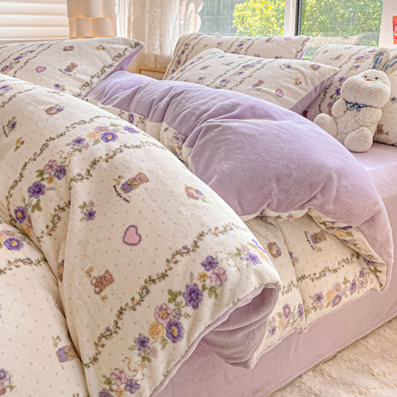 Invierno engrosado y cálido de terciopelo de leche de cuatro piezas conjunto 2025 nuevo pequeño fresco de coral sábanas cubiertas de cama