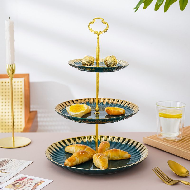 Luz de lujo de tres capas Placa de fruta cerámica de estilo europeo hogar sala de estar mesa de café creativo exquisito multi-capa snack seco fruta caramelo placa