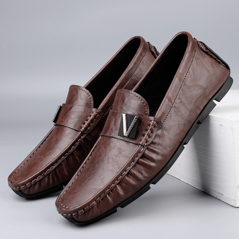 Zapatos de hombre de cuero real 2025 nuevos zapatos de negocios británicos transpirables con suela suave zapatos casuales perezosos con un pie zapatos para hombre