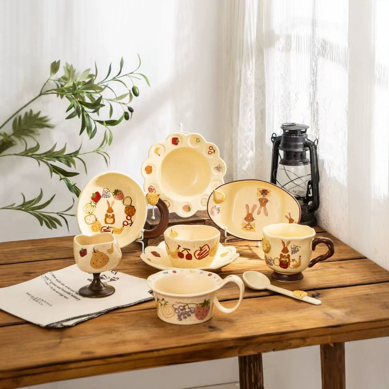 Graffiti-style high-appearance creative retro flower and fruit series tableware set Graffiti-style high-appearance creative retro flower and fruit series tableware set