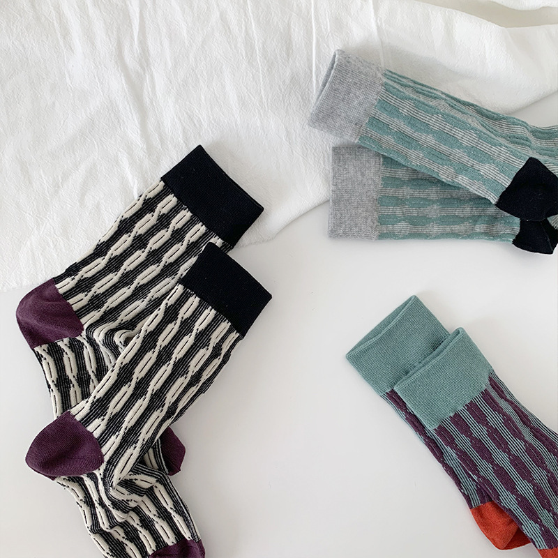 Femmes Style Classique Vêtement De Rue Bloc De Couleur Coton Crew Socks Une Paire display picture 2