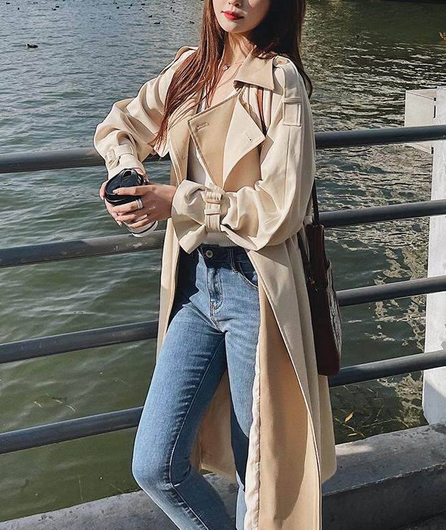 Áo khoác trench coat nữ dáng dài trung bình, form rộng, cổ vest, tay dài, phong cách thanh lịch — Màu be (chất lượng cao cấp) chi tiết 18