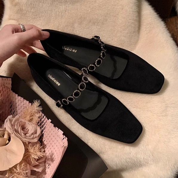 Nuevos zapatos de tacones altos franceses de cabeza cuadrada de invierno de la uva con tacones bajos de camisa Mary Jane.
