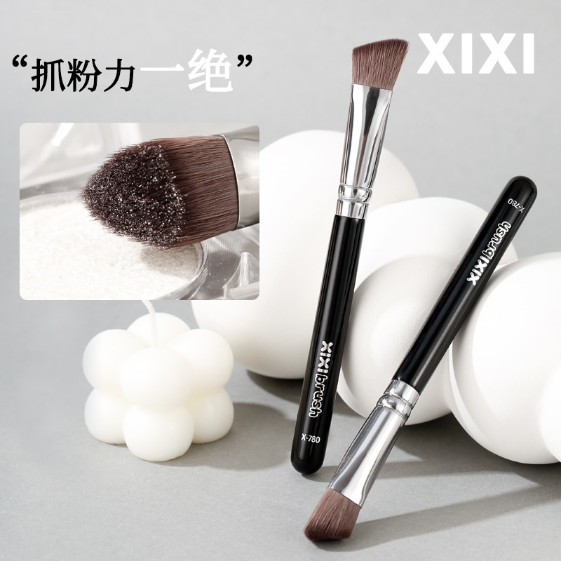 xixi 三角面アイロン ブライトニングブラシ ハイライトブラシ コンシーラーブラシ 顔の部分的な明るく涙溝ブラシ 美容ツール|undefined