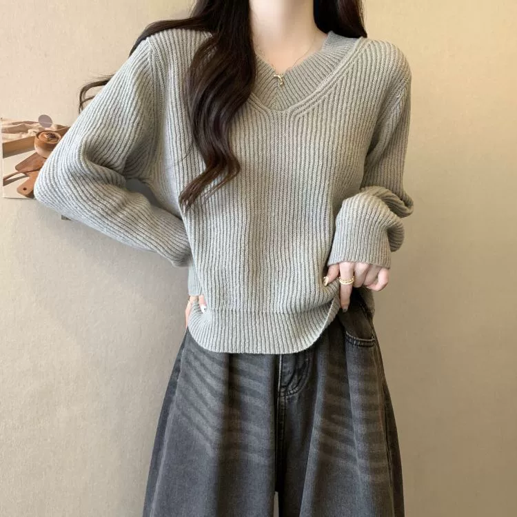 Demi-season base body-friendly sweater, plus size