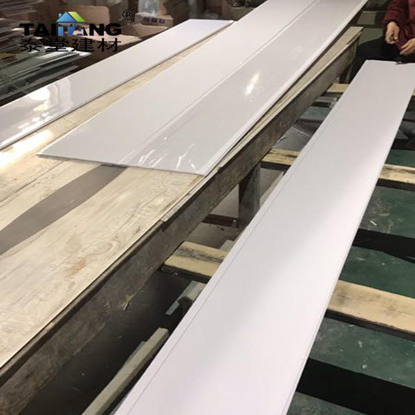 Exportación de comercio exterior Techo de PVC Techo de plástico Techo Techo Tablero de pared de cocina Material de techo resistente al aceite