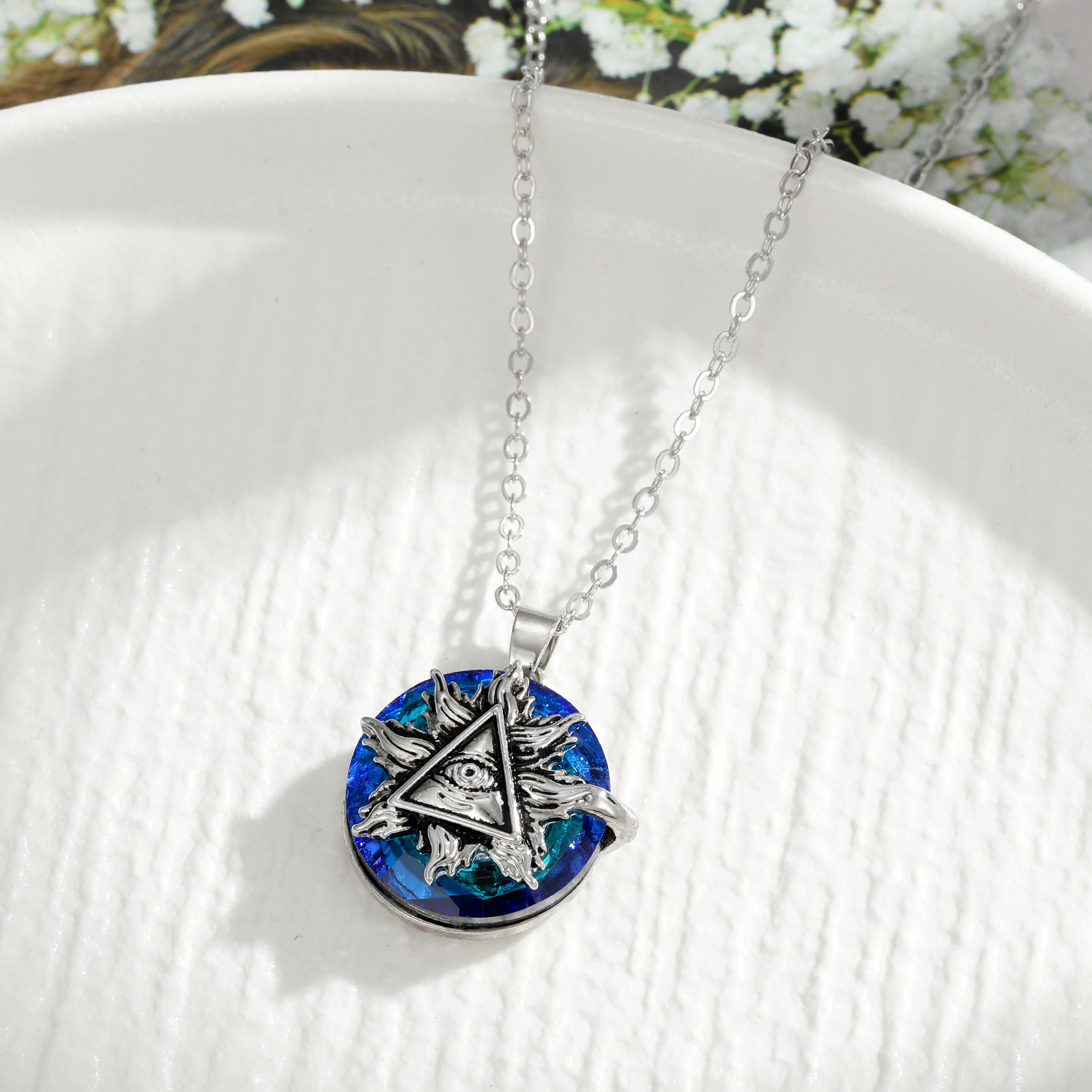 Ethnic Style Devil's Eye Alloy Titanium Steel Inlay Crystal Rhinestones Women's Pendant Necklace display picture 7