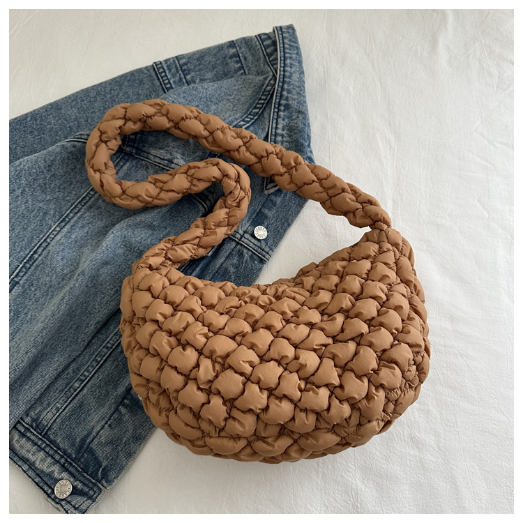 Large-capacity pleated cloud bag, new fashionable single-shoulder hand-held dumpling bag, solid-color simple crossbody bag, cross-border wholesale undefined