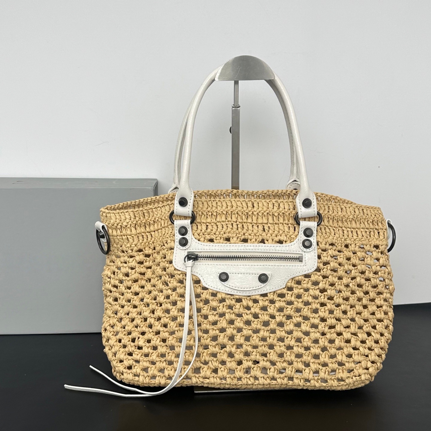 Summer woven leather one-shoulder bag