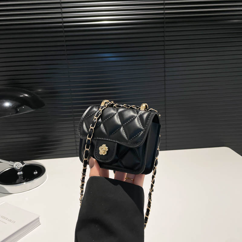 Advanced 2025 nuevo bolso pequeño de cadena de diseño de nicho portátil todo-fósforo rojo de celebridad de Internet sobre rojo mini cambio pequeño bolso cuadrado