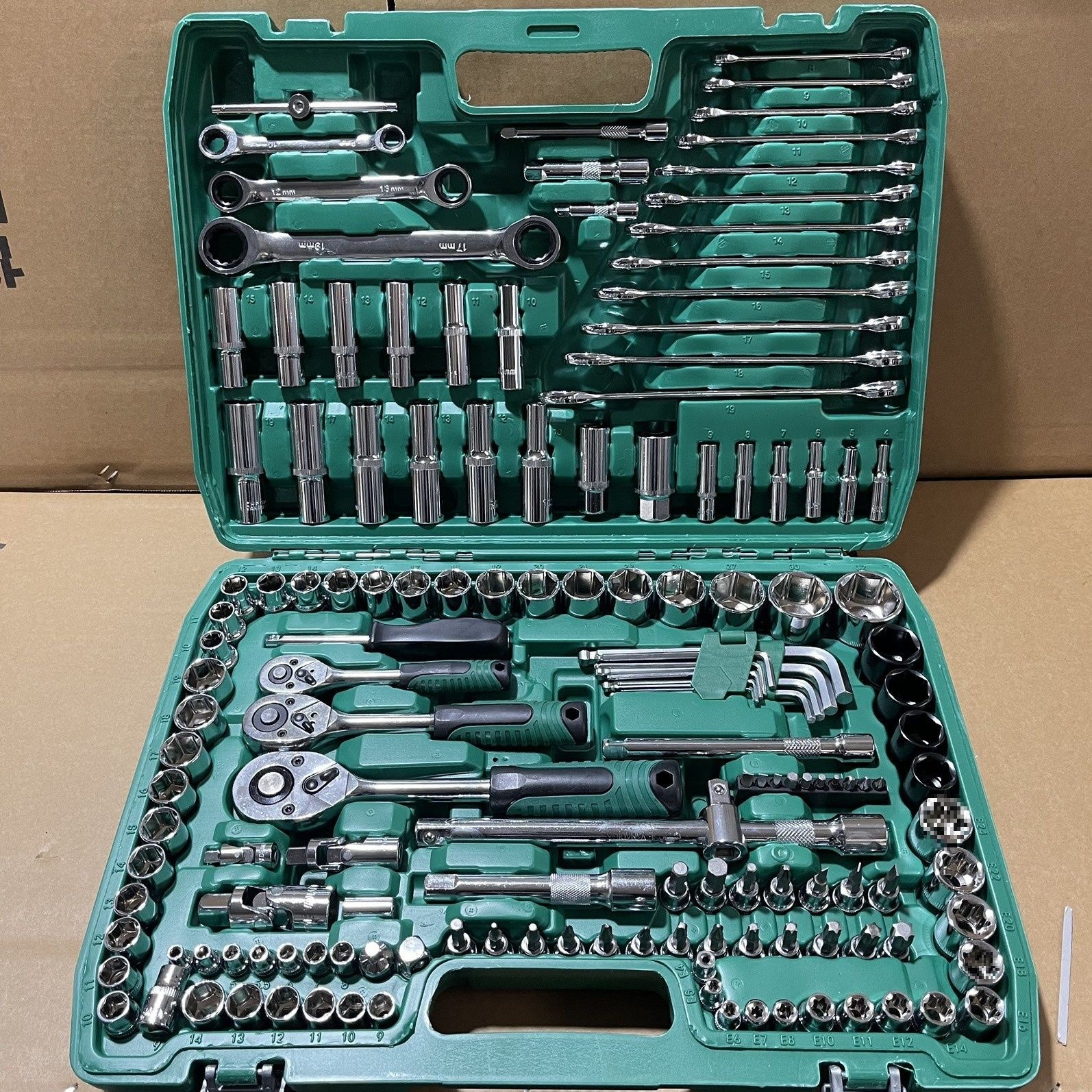 Tools set, wrench, 121 pieces