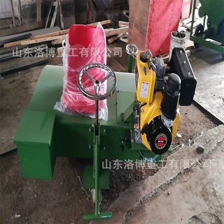 座驾式汽油梳草机 足球场用草坪刷草机 人造草坪冲砂梳理机