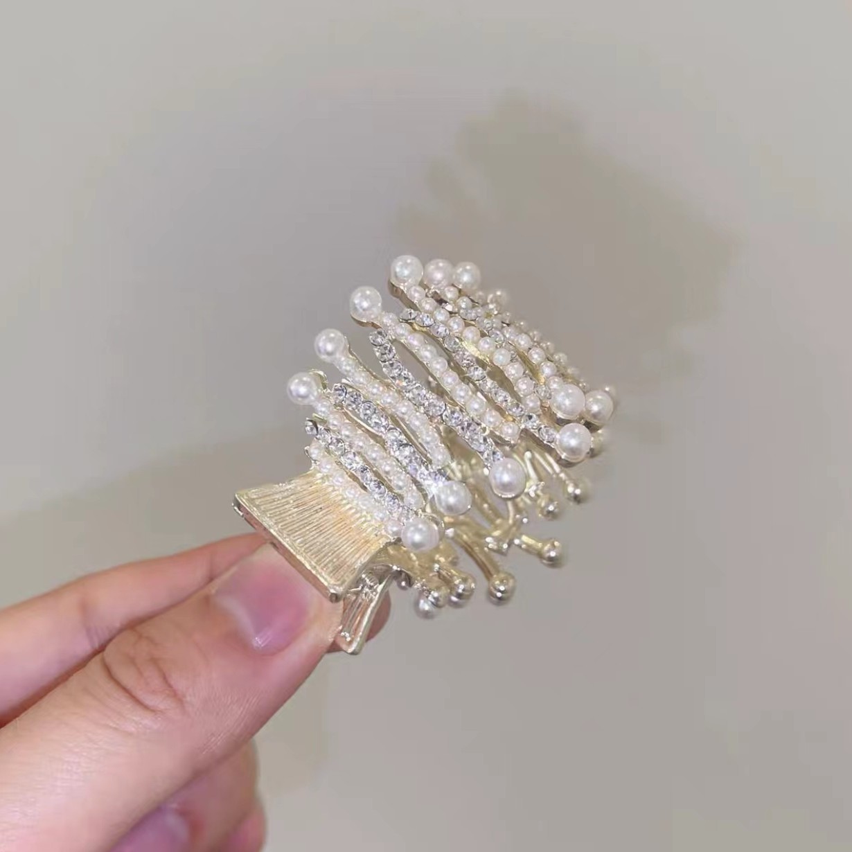 Clip de metal para mujer clip de garra de cola de caballo alto artefacto fijo horquilla brillante para mujer Otoño e Invierno 2022 nuevo clip tocado