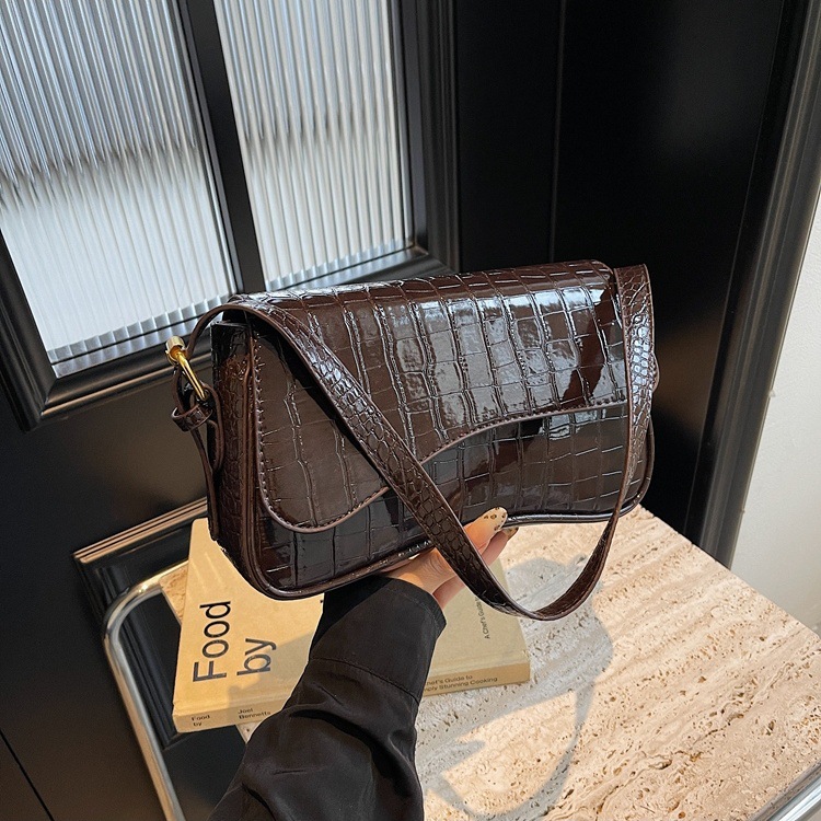 Bolso de hombro con hebilla magnética de nuevo estilo de alta calidad para viajar al trabajo, bolso de mujer simple de moda, bolso de axila, portátil diagonal