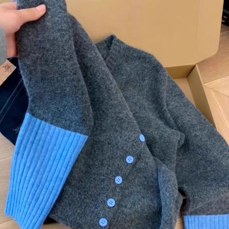 High-End and Stylish Color-Blocked Knitted Cardigan Jacket for Women, Perfect for Autumn and Winter, Soft and Unique Gray Sweater