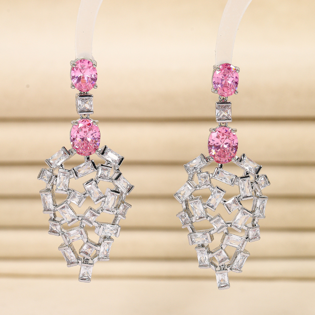 Fashionable design universal elegant earrings with zircon