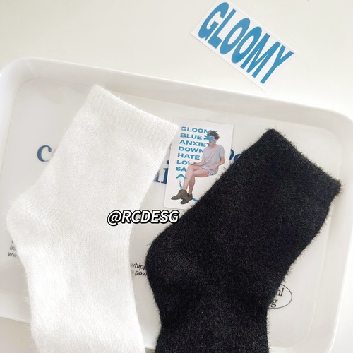 Mink velvet socks women's mid-calf autumn and winter plus velvet thickened furry black and white confinement postpartum sleeping furry socks