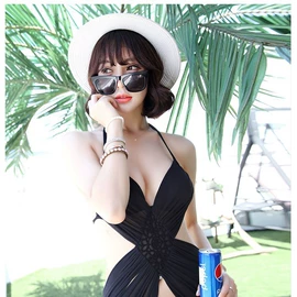 连体泳衣;比基尼;泳裤