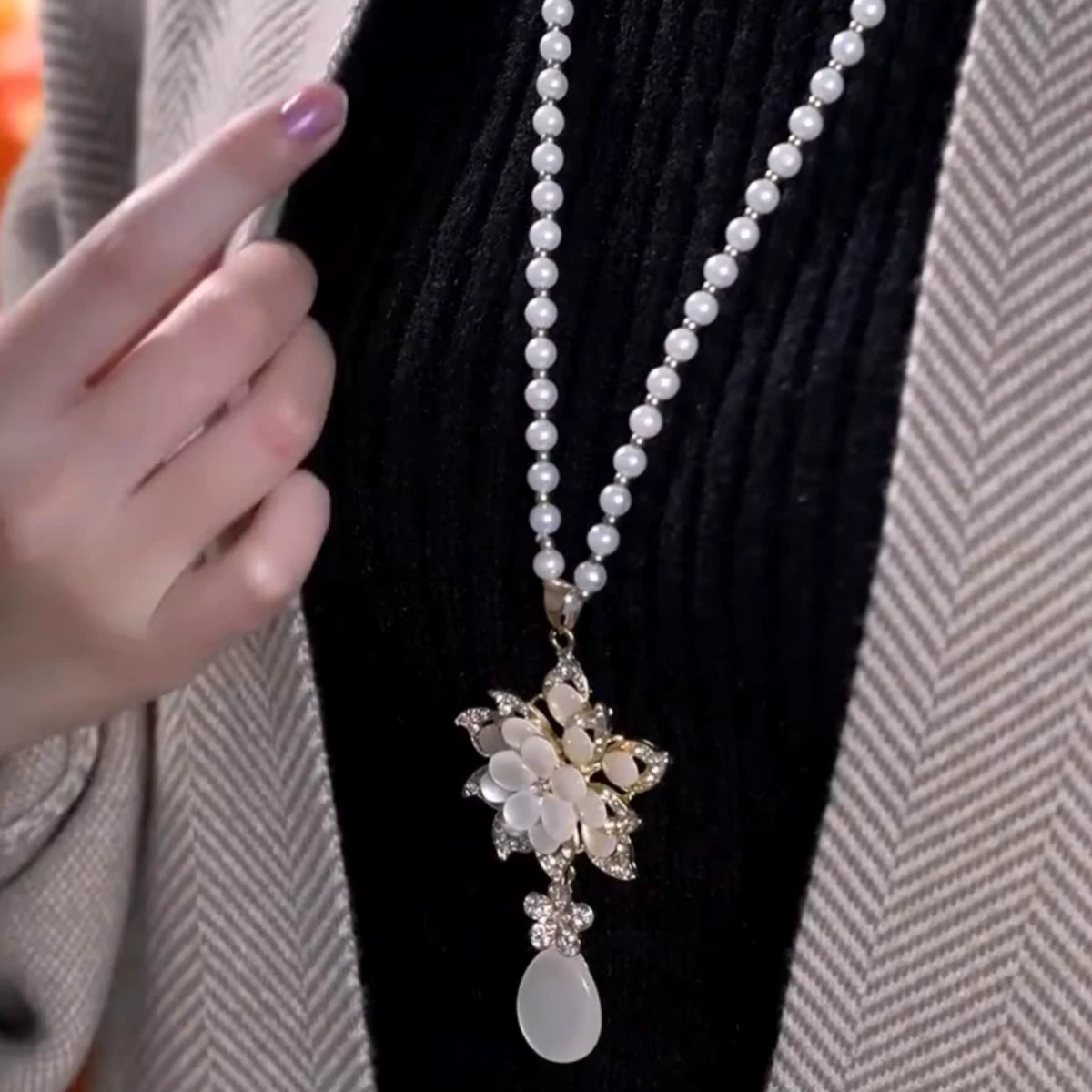 Жемчужное ожерелье длинный хрустальный цветочный кулон женский атмосферный дикий кулон простой шерстяной свиток аксессуары цепи оптом