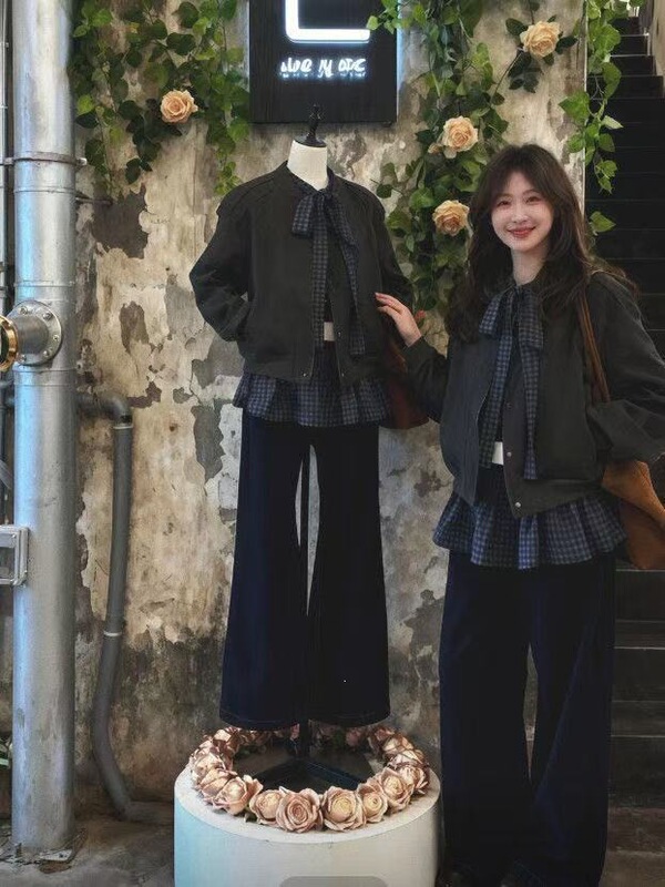 Women's 2026 autumn/winter new collection: Korean-style trendy baseball jacket and long-sleeved plaid shirt, a two-piece set Women's 2026 autumn/winter new collection: Korean-style trendy baseball jacket and long-sleeved plaid shirt, a two-piece set