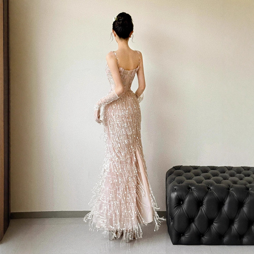Đầm dạ hội maxi không dây thiết kế tua rua, phù hợp dự tiệc cưới và dẫn chương trình — Màu sắc hình ảnh