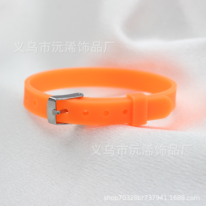 8mmシリコン手首バンドdiy個性的な手ベルトカップルの手環バンドは8mmの穴径アクセサリーの部品を着用するのに適しています。