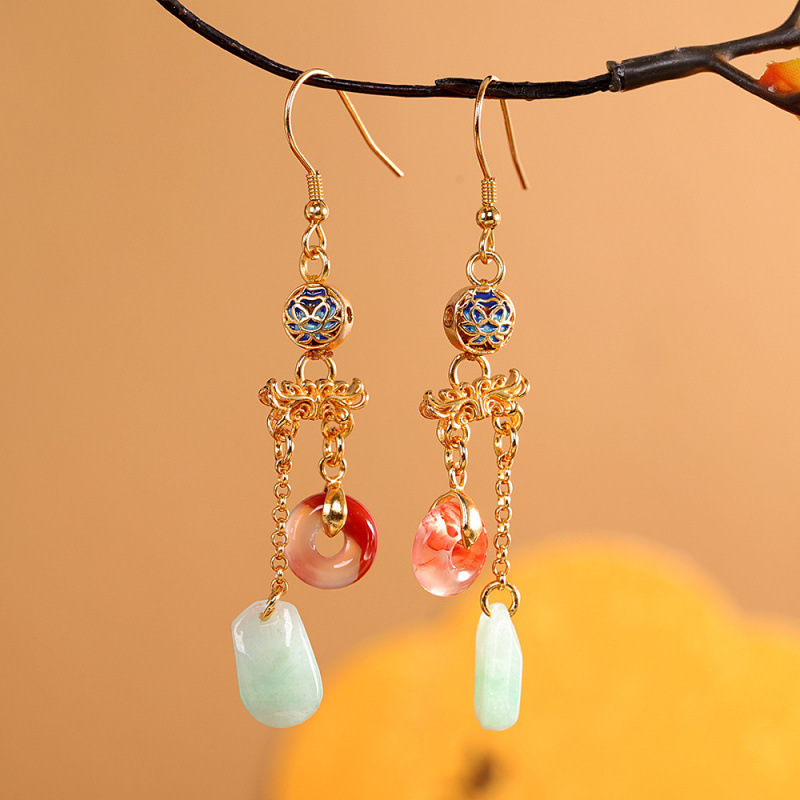Fashionable emerald universal earrings