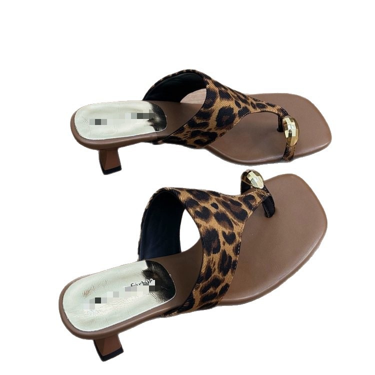 Zapatillas de tacón medio para mujeres verano 2026 nuevas zapatillas de tacón alto de estilo francés no se cansan de los zapatos de pinza
