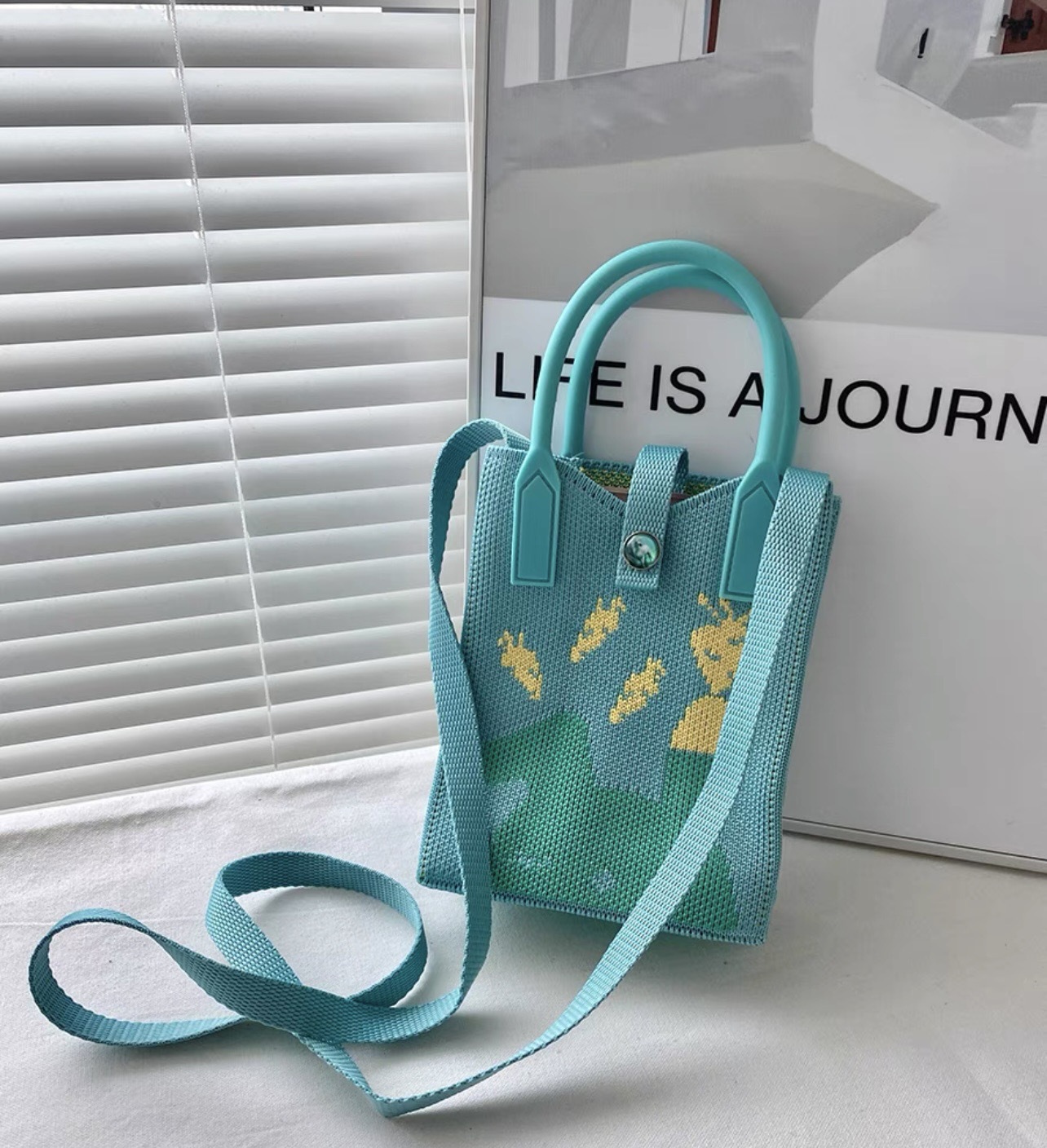 新商品の幸運で金持ちになりました。小銭入れが可愛いです。