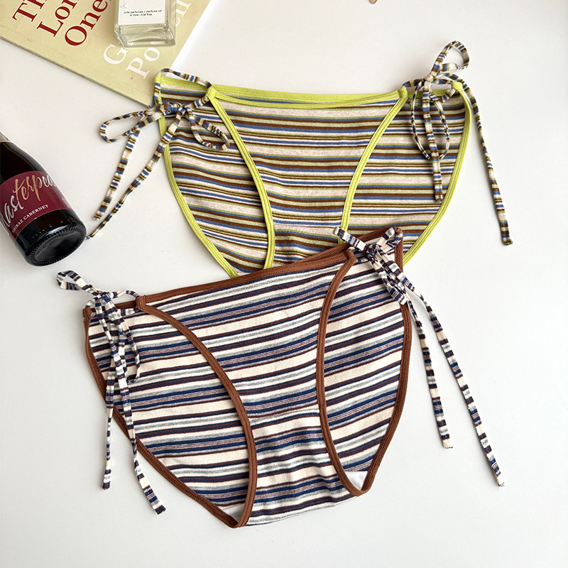 Sexy Sweet and Spicy Side Lace-Up Underwear with Contrasting Retro Stripes, Comfortable and Breathable High Slit Briefs K087