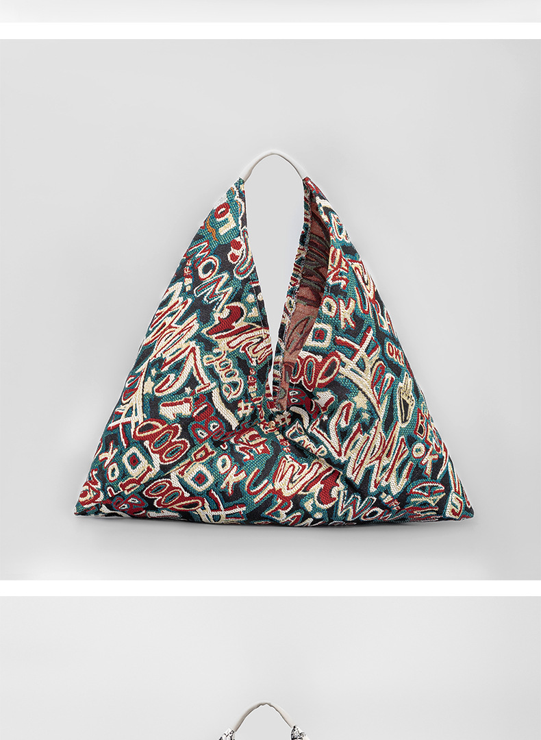 Women's Medium Polyester Cotton Printing Ethnic Style Magnetic Buckle Cloud Shape Bag display picture 3