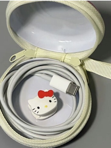 Creative cartoon cute cat change bag coin bag ins sweet cool kt cat earphone storage bag hand in hand