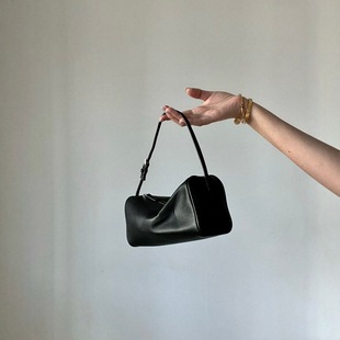 The row��ƤŮ��90s����PͲ���P�����M���^��ţƤ����μ�б���