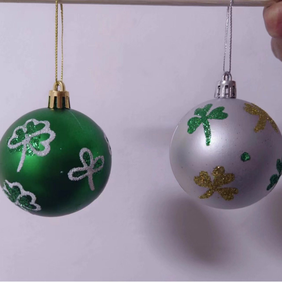 Nuevo Día de San Patricio Irlandés decoraciones del festival Trébol sombrero paja Bola Navidad decoración partido pequeño colgante