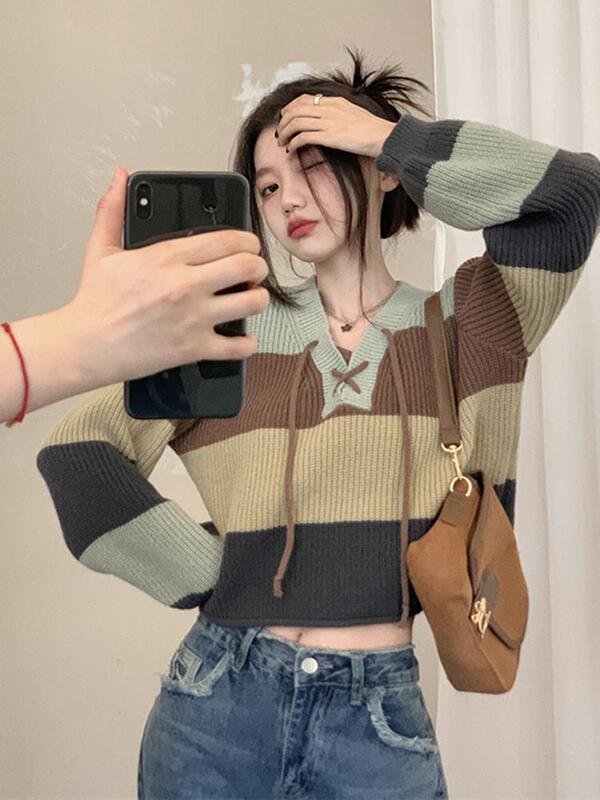 レトロな衝突色のストライプのストラップvネックのニットの底のシャツの女性の秋冬のストラップの怠惰な上着の短いセーターの中で合わせます。|undefined