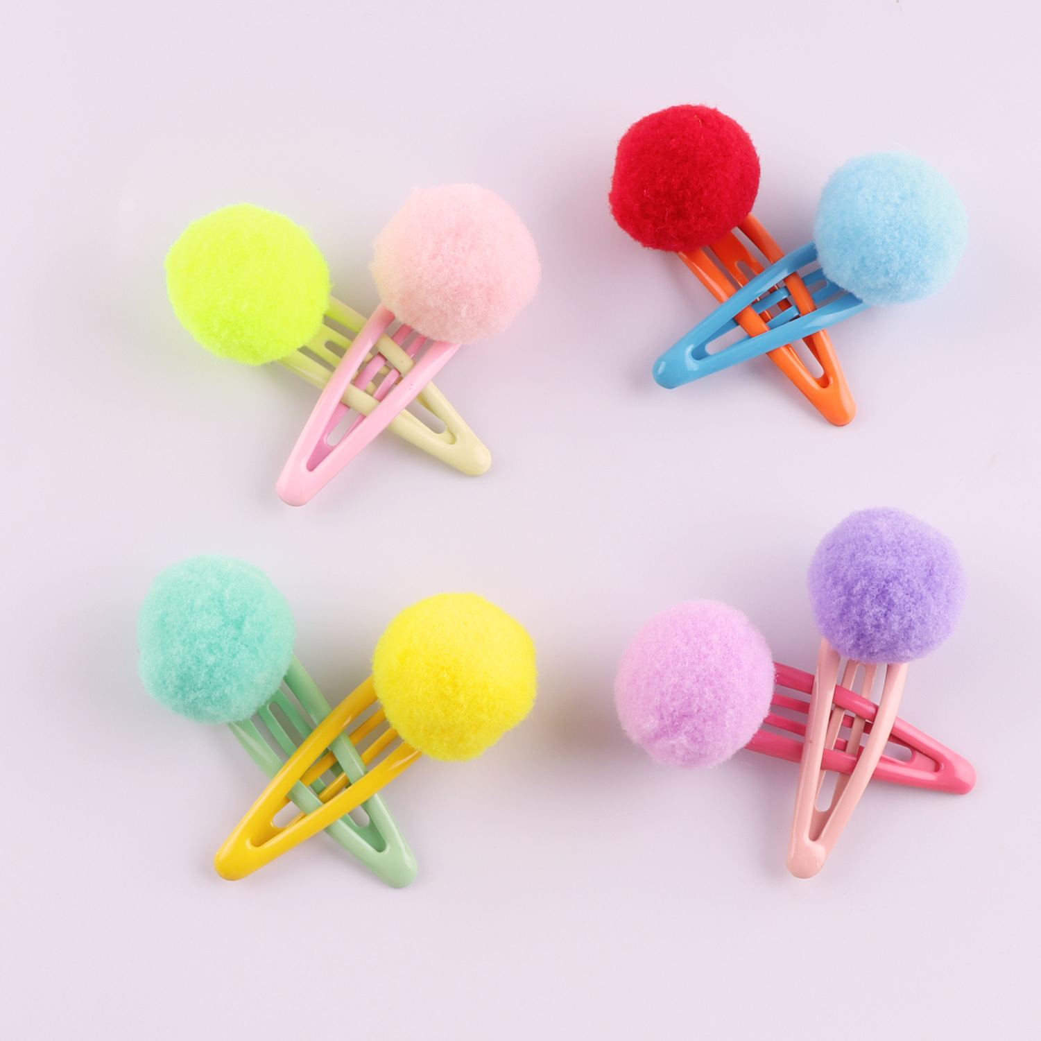 Simple Style Solid Color Plush Hair Clip display picture 2