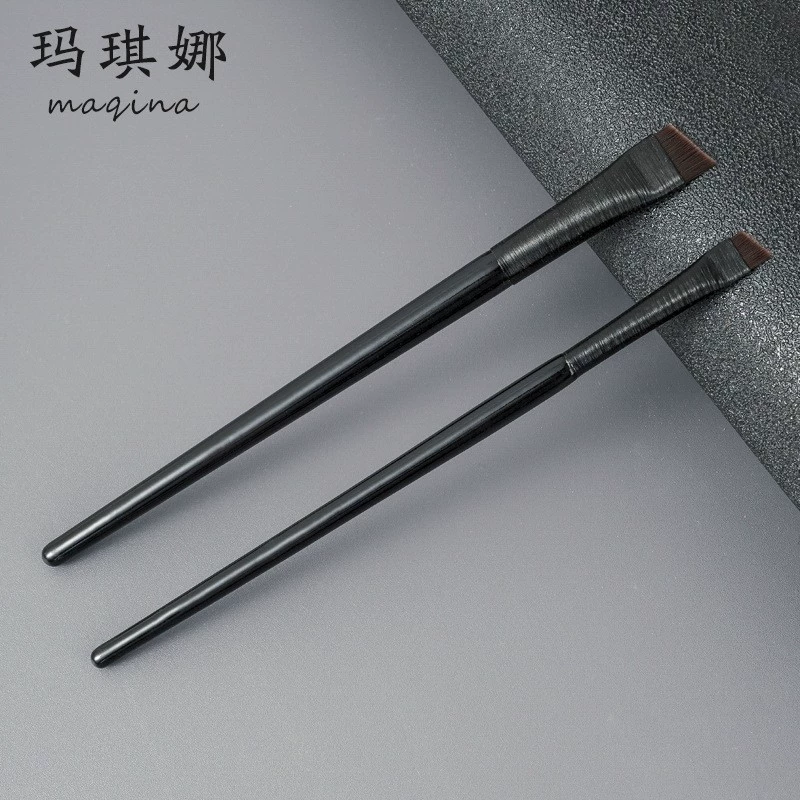 Eye pencil, brush, contouring