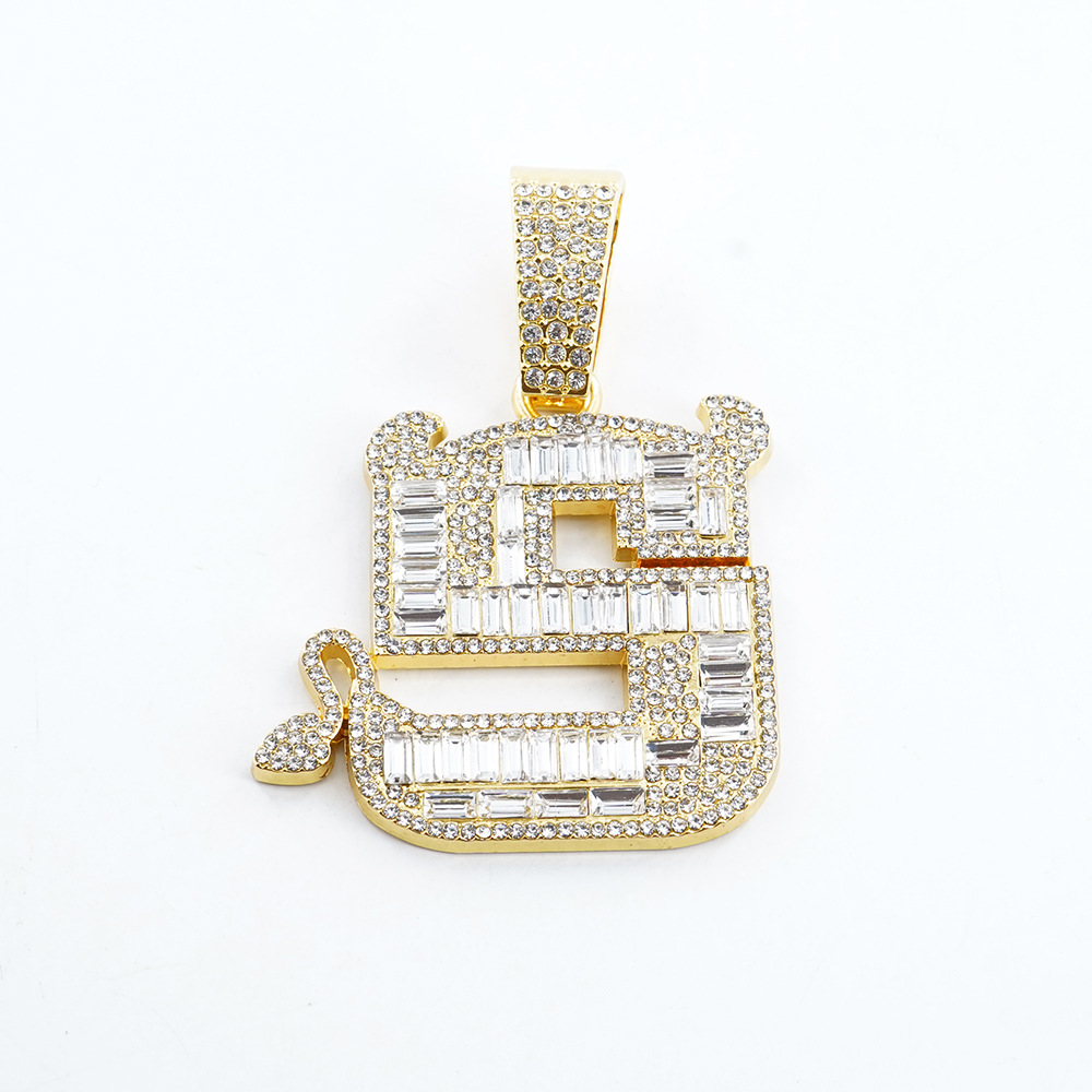 Ins Collar europeo y americano masculino Jiang Yunsheng con el mismo estilo Little Devil Colgante S letra Hip Hop Colgante Full Diamond Personalidad Accesorios