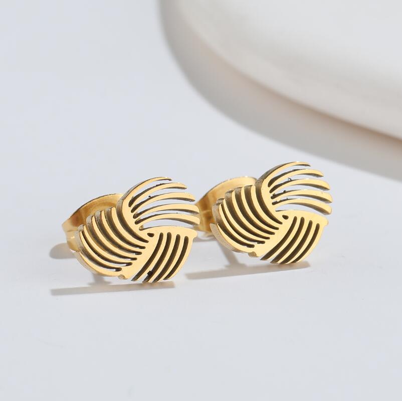 Fashion Heart Shape Titanium Steel Ear Studs Plating No Inlaid Stainless Steel Earrings