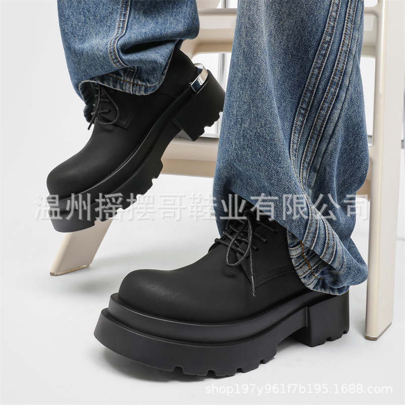 틈새 커플 기능성 스타일 두꺼운 아빠 캐주얼 신발 남성 캐주얼 신발 유행 작은 가죽 신발 607008-E0