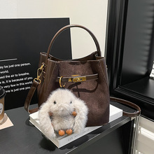 �ٴ���Ƥ�q�͹ź��sˮͰ����2025�¿�r�г��ﶬ����Ů�μ�б���