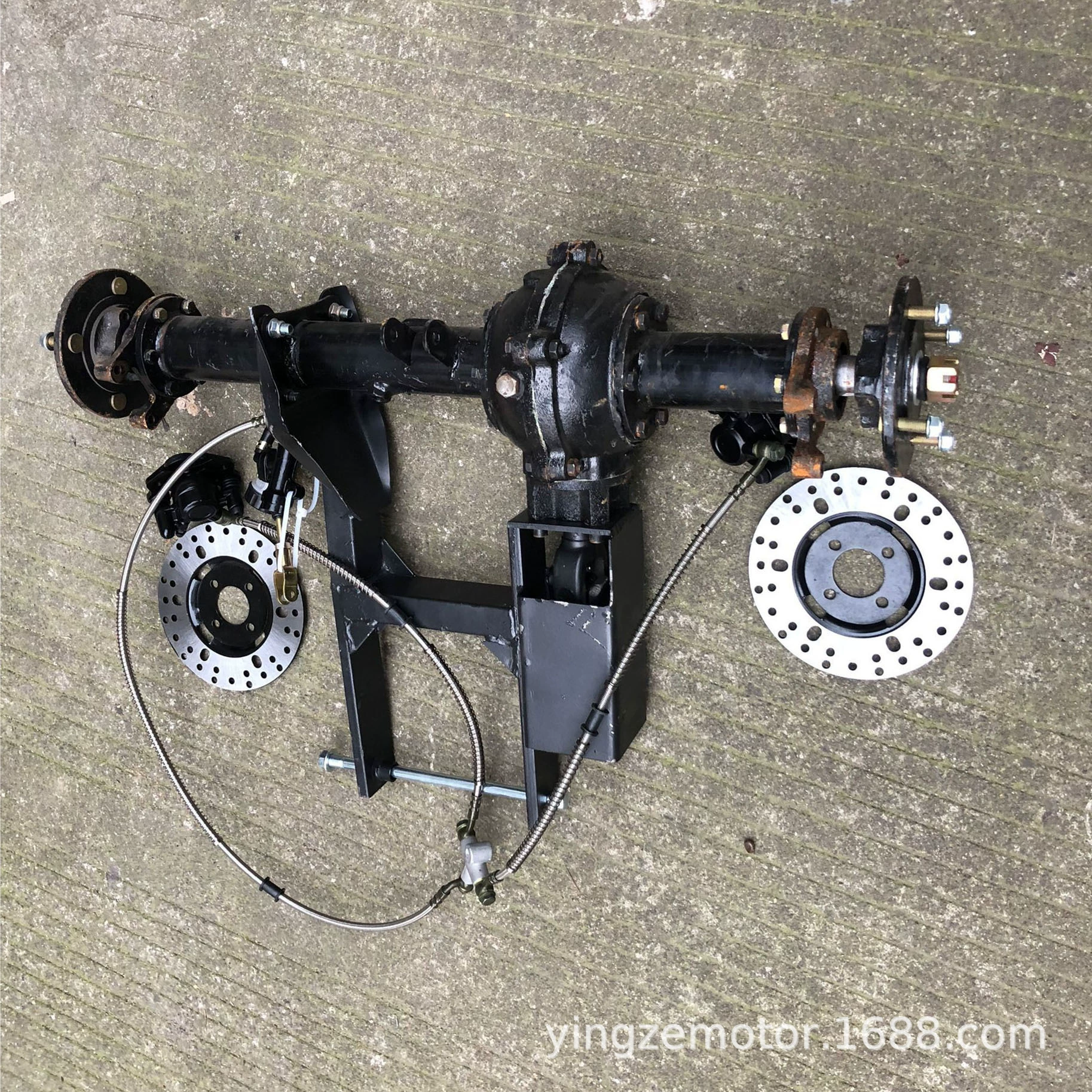 Модифицированная перевернутая трехколесная задняя ось мотоцикла, трансмиссия пляжной оси Big Bull с дифференциальным счетчиком, двойной дисковый тормоз, задняя ось