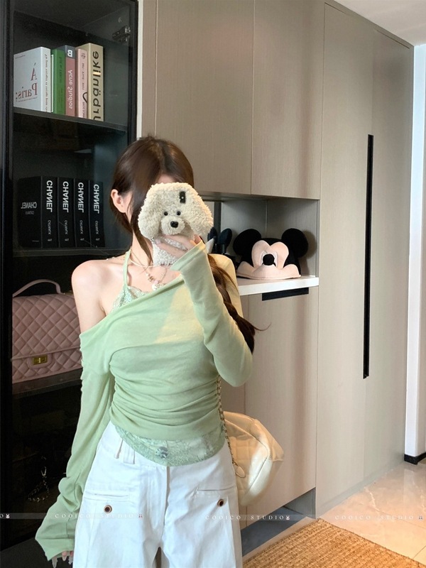 白色斜肩长袖T恤女早秋假两件蕾丝挂脖打底衫内搭短款露肩小上衣|undefined