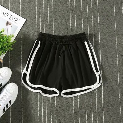 Three -point shorts