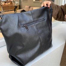 2023女士大容量包PU皮竖款方形软吧磁扣斜挎托特现货批发单肩包