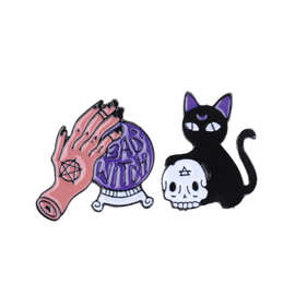 邪恶女巫手 水晶球 黑猫骷髅头合金滴油胸 背包牛仔衣领徽章