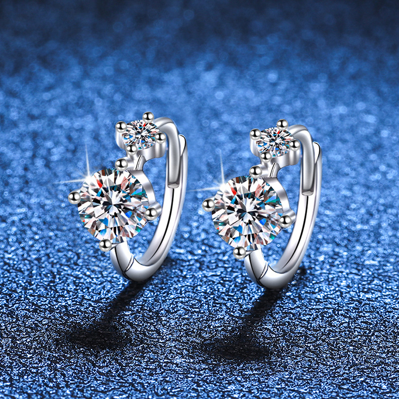 S925 sterling silver earrings, Pt950 plated, elegant and simple moissanite hoop earrings, D-color moissanite earrings for women.